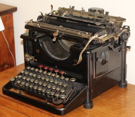 1920s Office, Typewriter Vintage, Manual Typewriter, Court Reporter, Cinema Decor, Vintage Office Decor, Vintage Canister Sets, Court Reporting, Office Machine