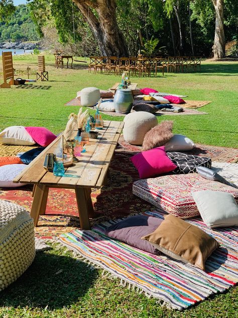 Bohemian Style Party, Aztec Decor, Party Seating, Golf Birthday Party, Picnic Decorations, Picnic Style, Garden Party Birthday, Outdoor Pouf, Pallet Outdoor