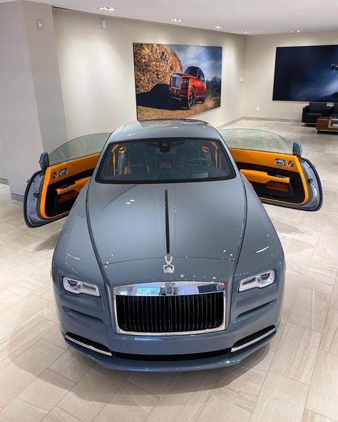 Rolls Royce Logo, Rolls Royce Ghost Black, Rolls Royce Wallpaper, Tokyo Drift Cars, Rolls Royce Motor Cars, Mercedes Truck, Luxury Cars Rolls Royce, Rolls Royce Cullinan, Rolls Royce Wraith