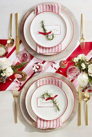 Christmas Dinner Table Settings, Fun Christmas Party Ideas, Christmas Dining Table, Christmas Dinner Table, Christmas Table Centerpieces, Dessert Party, Diy Christmas Decorations Easy, Christmas Tablescapes, Christmas Dining