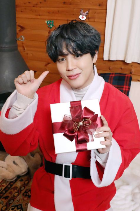 Bts Christmas, Happy Late Birthday, Xmas Wallpaper, Park Ji Min, Park Jimin Cute, Jimin Wallpaper, Park Jimin Bts, Bts Lockscreen, Christmas Love