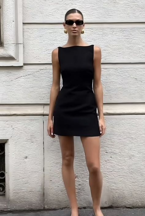 Black Dress And Jacket, Short Black Dress Outfit, Black Dress Aesthetic, Parisian Outfit, Power Dress, Girly Girl Outfits, Cute Short Dresses, Black Dress Outfits, Fashion Photography Poses