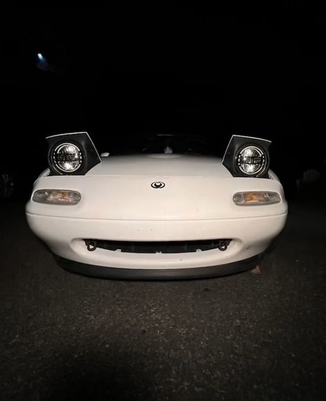 White Miata Aesthetic, 1990 Mazda Mx-5 Miata, Mazda Miata Mx5 1990, Miata Wallpaper, Miata Mods, Car Pfp, Miata 1990, Miata Car, Mazda Mx5 Miata