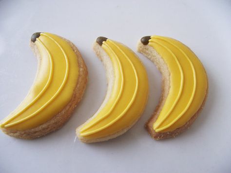 Banana sugar cookies // FunSugarCookie Monkey Cookies, Cookie Party Favors, Minions Party, Monogram Cookies, Fruit Cookies, Food Shapes, Banana Cookies, Best Sugar Cookies, Pretty Cookies