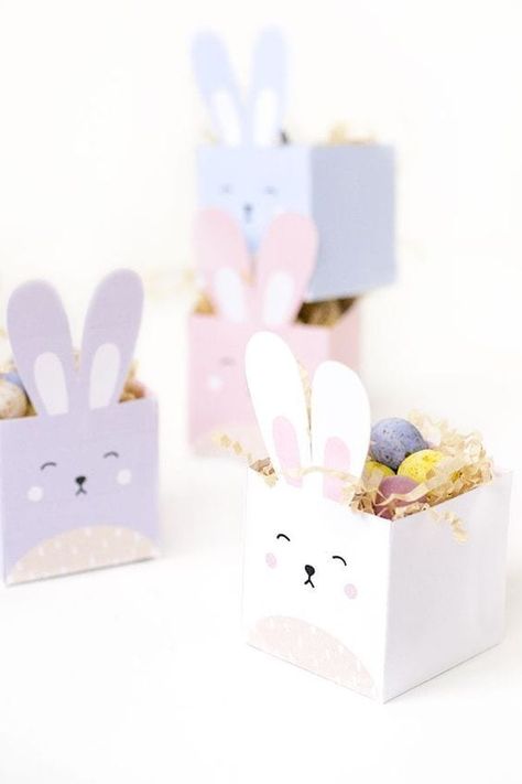 Las mejores manualidades infantiles para Pascua Ideas, tutoriales y fotos Easter Bunny Treats, Easter Gift Boxes, Bunny Treats, Diy Gift Baskets, Bunny Birthday, Easter Basket Diy, Easter Inspiration, Easter Printables, Easter Crafts Diy