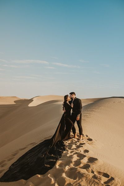 Desert Photoshoot Ideas, Sand Dunes Photoshoot, Dubai Photoshoot, Poetic Photography, Riverside Wedding, Country Engagement Photoshoot, Desert Photoshoot, Cute Engagement Photos, Pre Wedding Shoot Ideas