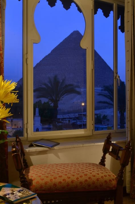 Egyptian Aesthetic, Egypt Aesthetic, Room With A View, Arab Culture, The Pyramids, Haikou, Jolie Photo, Pretty Places, Travel Inspo