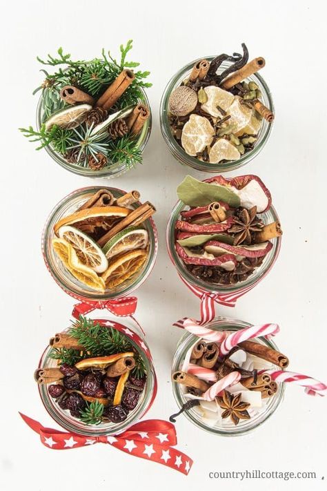 Dehydrated Stovetop Potpourri, Diy Christmas Gifts To Send In The Mail, Crockpot Popourie, Homemade Potpourri Gifts, Fall Booth Display Ideas, Potpourri Gift Ideas, Christmas Potpourri In A Jar, Diy Stovetop Potpourri, Homemade Holiday Gift Ideas