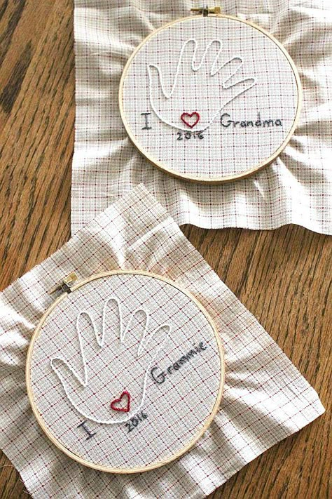 Diy Gifts For Mothers, Gifts For Mothers Day, Gifts For Mothers, Easy Handmade Gifts, Diy Gifts For Mom, Mothers Day Crafts For Kids, Diy Mothers Day Gifts, Hand Embroidery Projects, Embroidery Gifts