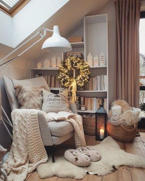 Attic Bedroom Ideas Aesthetic, Cosy Reading Corner, Cozy Home Library, Bedroom Ideas Aesthetic, Attic Bedrooms, Corner Decor, Cozy Room Decor, Linen Color, Style Deco