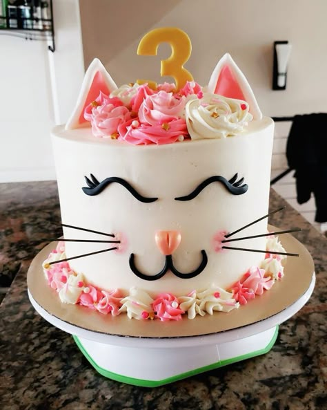 3rd Birthday Cakes For Girls, Kitty Birthday Cake, Kitten Birthday Party, Cat Themed Parties, Birthday Cake For Cat, Cat Themed Birthday Party, 2nd Birthday Party For Girl, Kitten Birthday, Pink Birthday Cakes