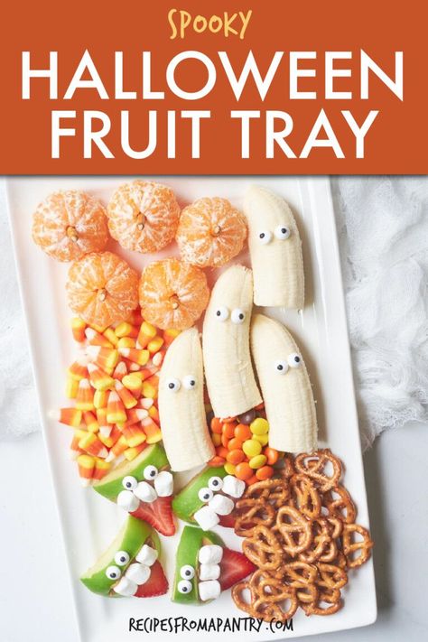 This spooky Halloween Fruit Tray is perfect for serving at your next Halloween celebration. This easy to make Halloween fruit platter helps reduce the amount of candy the kids will eat, and it's a fun and festive activity the whole family can do together. A handful of ingredients are all you need to create cute pumpkins, monster mouths, and spooky ghosts in just minutes. Click through to get the awesome Halloween Fruit Tray recipe!! #halloweenfruittray #halloweenrecipes #halloween #fruitplatter Halloween Fruit Tray Ideas, Halloween Fruit Platter, Bake Halloween Treats, No Bake Halloween Treats, Halloween Fruit Tray, Fruit Tray Ideas, Fun Halloween Party Food, Bake Halloween, Halloween Party Food