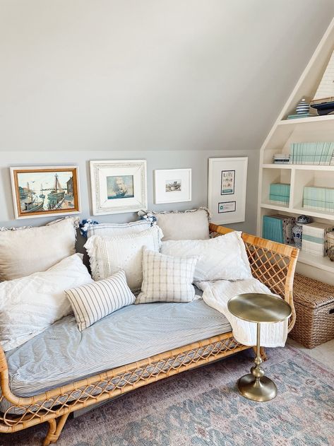 Nautical Day Bed, Coastal Daybed, Upstairs Loft Ideas, Serena And Lily Living Room, Charleston Bedroom, Daybed In Living Room, Eclectic Coastal, Costal Bedroom, Wicker Daybed