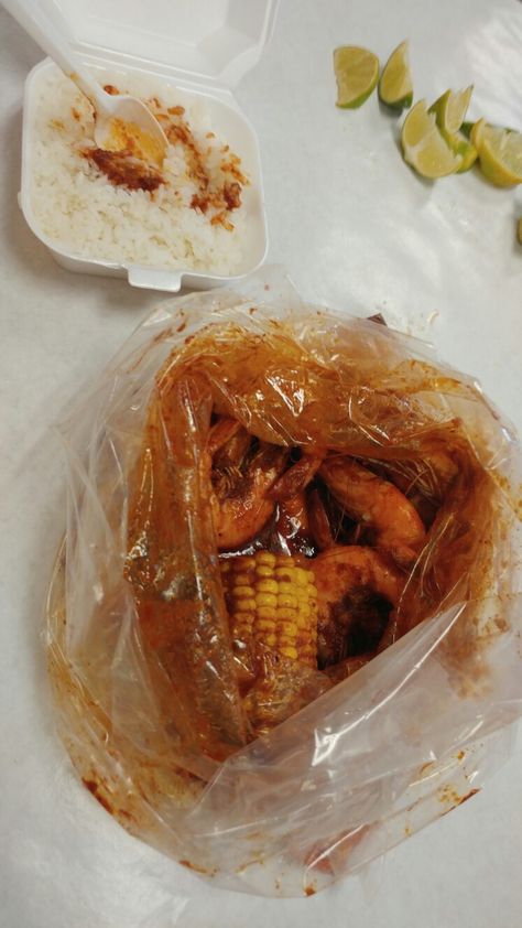 Shrimp in a bag .. Spicy heaven A Bag, Food Lover, Seafood, Yummy Food, Dessert, Meat, Quick Saves