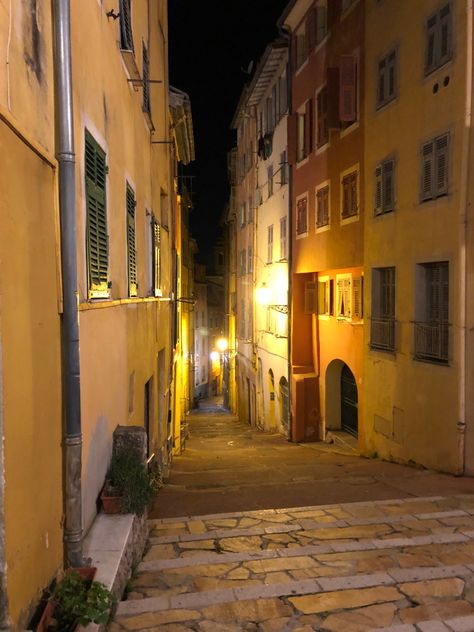 Nice, Vieux Nice, streets, rues, couleurs, nuit Nice Old Town, Travel Spots, Old Town, At Night, Collage, Travel, Pins