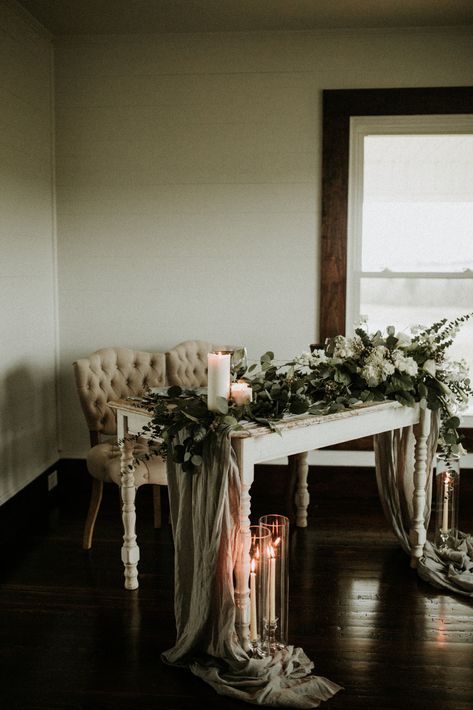 Simple Wedding Main Table Decor, Sweetheart Table Cheesecloth, Husband And Wife Table Wedding, Winter Sweetheart Table Wedding, Wooden Sweetheart Table Wedding, Dark Romantic Sweetheart Table, Eucalyptus Sweetheart Table, Sweetheart Table Wedding Ideas, Sweetheart Table Wedding Elegant