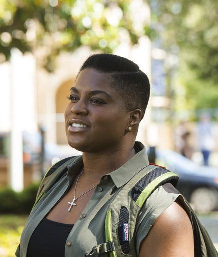 Ester Dean Ester Dean, Pitch Perfect 1, Anna Camp, Pitch Perfect 2, Natural Hair Cuts, Surprising Facts, Pitch Perfect, Moving Image, Woman Crush