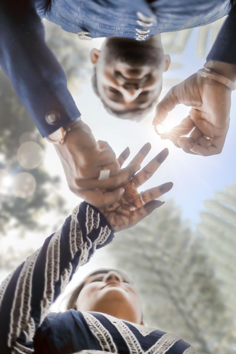 Ring Ceremony Mehndi Designs Ring Ceremony, Engagement Ceremony Poses, Rings Ceremony Photography, Sagai Poses, Indian Ring Ceremony Photography, Engment Pose, Ring Ceremony Photography Poses, Ring Ceremony Poses, Ring Ceremony Couple Poses