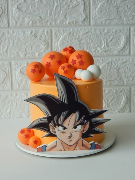 Dragon Ball Z Bday Ideas, Dragon Ball Z Table Centerpieces, Dragon Ball Z Birthday Cake, Dragon Ball Z Cake Goku, Dragon Ball Cake Ideas, Goku Cake Ideas, Goku Cake Dragonball Z, Dragon Ball Z Cake Birthdays, Goku Birthday Cake