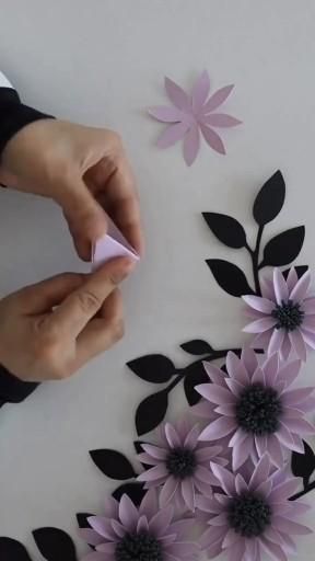 #homedecorideas #diyhomedecor #diydecor #homedecor #homedecorideasdiy #diydecorideas #homedecorideaslivingroom Diy Using Paper, Leaves Ideas Diy Crafts, Cloth Diy Ideas Crafts, Wall Hanging Diy Paper Flower, Black Paper Crafts Diy, Paper Craft For Decoration, Diy Wall Flower Decor, Paper Wildflowers Diy, Diy Crafts For Home Decor Creative