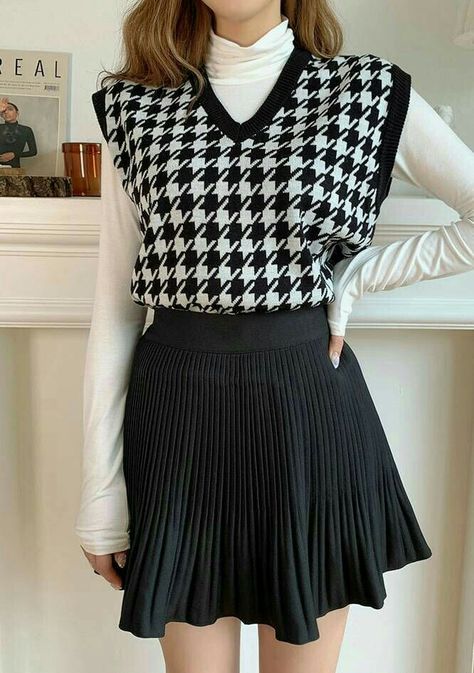 Outfit For Today, Houndstooth Knit, Casual Outfit Inspiration, Causal Outfits, Causual Outfits, Vest Outfits, Fashion Design Clothes, Knit Vest, Winter Fashion Outfits