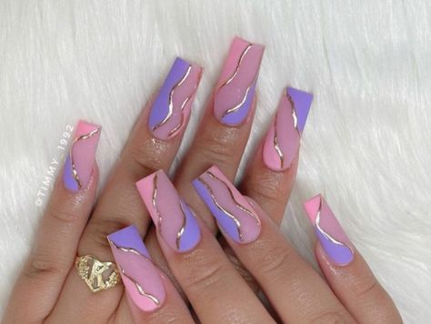 Gold Summer Nails, Purple And Pink Nails, Lilac Pastel, Mickey Nails, Purple Acrylic Nails, Gold Glitter Nails, Cute Acrylic Nail Designs, Long Acrylic Nails Coffin, Acrylic Nails Coffin Pink