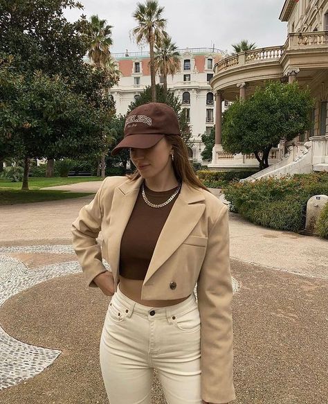 Blazer Crop Top Outfit, Aesthetic Burgundy, Female Blazers, Crop Blazer Outfit, Cropped Blazer Outfit, Beige Blazer Outfit, White Blouse Dress, Fall Aesthetic Outfit, Grey Knit Dress