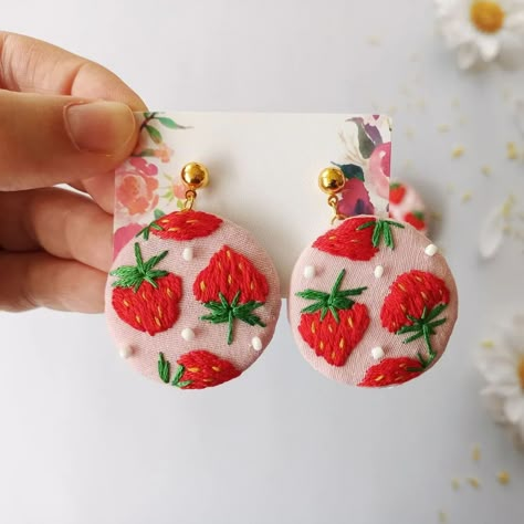 Embroidered Earrings Diy, Embroidered Strawberry, Hand Embroidered Jewelry, Embroidery Earrings, Embroidered Earrings, Strawberry Earrings, Quilled Jewellery, Embroidered Jewelry, Hand Embroidery Projects