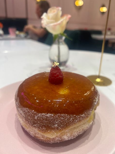 Las Vegas Cafe Lola Las Vegas, Creme Brulee Donut, Cafe Lola, Love Cafe, Mini Cakes Birthday, Try Me, Las Vegas Nevada, Wine Drinks, Mini Cakes