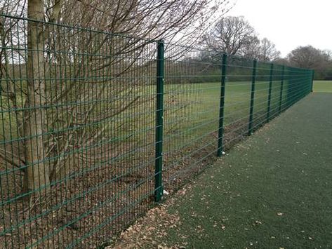 Double Wire Fence for School, Playground, Community, Airport, Park Stockade Fence, Welded Wire Fence, Mesh Fence, Wire Mesh Fence, Wire Netting, Mesh Fencing, Security Fence, Plastic Mesh, Farm Fence