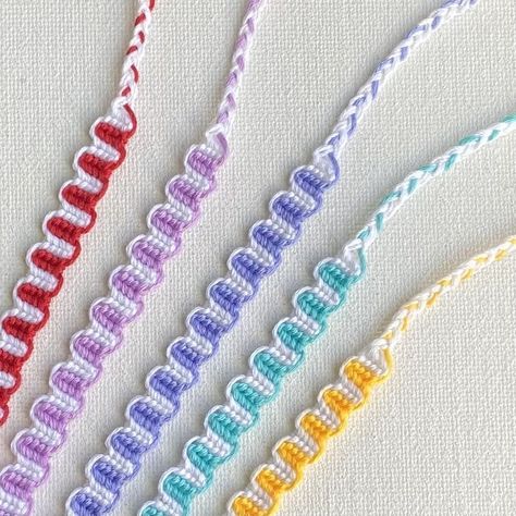 Trending String Bracelet Patterns You Can Make Today Pink Thread Bracelet, Summery Jewellery, Embroidery String Bracelets, Brazilian Bracelet, Diy Bracelets With String, Friendship Bracelets Easy, String Bracelet Patterns, Friendship Bracelet Patterns Easy, Cute Friendship Bracelets