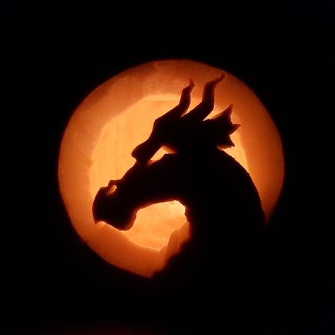 Guardian Dragon Pumpkin Lantern 🎃 #Halloween Dragon Pumpkin, Pumpkin Lantern, Halloween Pumpkins Carvings, Pumpkin Carving, Halloween Pumpkins, Pumpkins, Lanterns, Carving, Halloween