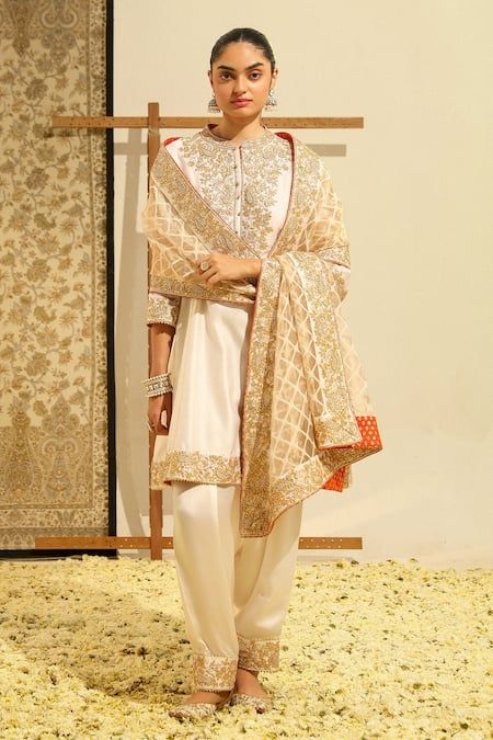 Buy Ivory Kurta Silk Chanderi Embroidery Dabka Round Rajak Placket Salwar Set For Women by Sheetal Batra Online at Aza Fashions. Haldi Dress, Mithila Palkar, Salwar Pattern, Zardozi Embroidery, Diana Penty, Embroidered Hem, Suits Design, Embroidered Border, Embroidery Suits Design