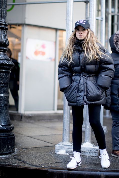 Day 2 Puffer Jackets For Women, Street Style New York, Oversized Puffer Jacket, 2017 Style, Oversized Puffer, New York Fashion Week Street Style, Giovanna Battaglia, New York Street Style, New Street Style