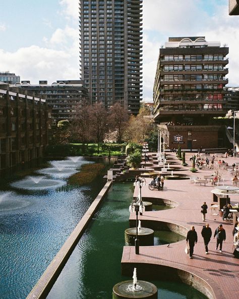 The Barbican Centre is such a vibe ✨ #londonlife #london #londonuk #visitlondon #thebarbicancentre #barbican #architecture #archilovers #filmphotography #filmcamera #film35mm #35mm #pointandshootcamera #pentax #vintage #retroaesthetic Barbican Architecture, London Barbican, Barbican Estate, Barbican London, Barbican Centre, Architecture School, The Barbican, Point And Shoot Camera, Visit London