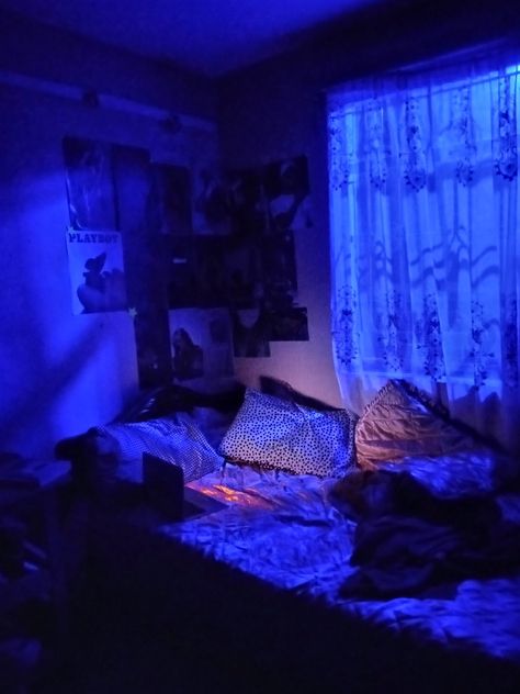 Blue Room Aesthetic Dark, Blue Room Aesthetic, Ocean Bedroom, Dark Blue Bedrooms, Y2k Room, Ocean Room, Dream Desk, Dark Blue Walls, Aesthetic Bedroom Ideas