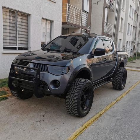 Mitsubishi L200🔺 on Instagram: “@jonathan.dakar✔️ #MitsubishiL200 #TRITON #L200 #MM #Mitsubishi #Motors #Red #Japanese #jdm #pickup #lift #lifting #lifted #truck #trucks…” Mitsubishi Triton, L200 4x4, Triton 4x4, Mitsubishi L200 Modified, Range Rover Jeep, Mitsubishi L200 4x4, Land Cruiser Pick Up, Mitsubishi Truck, Mitsubishi Pickup