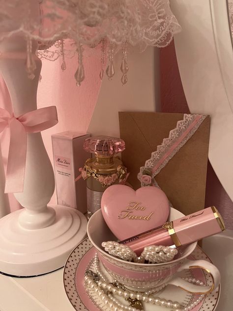 #coquette #decor #vanity #lanadelrey #feminine Bedroom Inspirations Coquette, Coquette Dresser Decor, Coquette Dresser, Coquette Shelf Decor, Aesthetic Vanity Ideas, Coutteqe Room, Coquette Shelves, Dainty Decor, Coquette Rooms