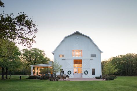 Lauren + Tyler | White Sparrow Barn - Grit + Gold Event Design | Dallas | Fort Worth | Austin | Destination Event Venue Design, Modern Country Living, Gambrel Barn, Barn Shop, Fresh Farmhouse, Barn Houses, Barn Renovation, Party Barn, Barn Plans