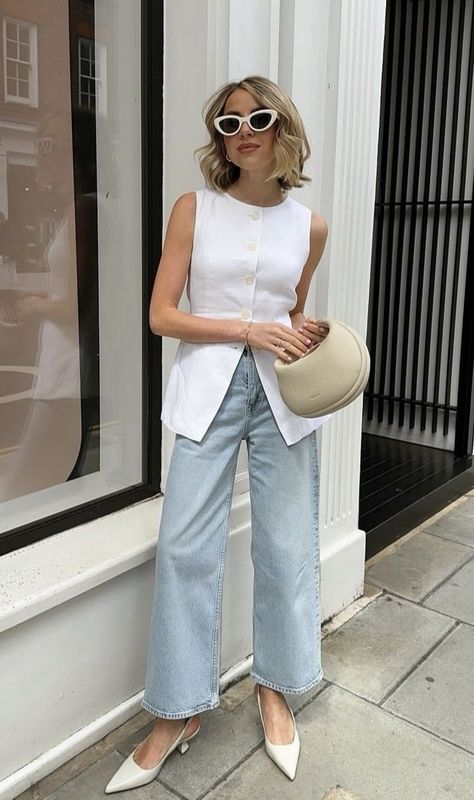 Classy Tank Top Outfit, Elegant Modest Everyday Outfits, Country Club Chic Outfits, Japan Style Fashion Women, Fancy Winter Outfits Classy, Casual Summer Night Outfit, White Lace Top Outfit, Modest Fashion Aesthetic, Fitted Outfits