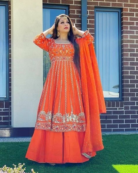 Designer Suits For Wedding, Latest Punjabi Suits, Boutique Style Dresses, Anarkali Designs, Velvet Dress Designs, Latest Bridal Dresses, Baby Frock, Trendy Dress Outfits, Punjabi Suit