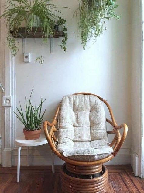 Spain Decor, Rattan Products, Danish Living, Boho Apartment Decor, Boho Apartment, Rattan Rocking Chair, Apartment Decorating Ideas, Swivel Rocking Chair, Toddler Table And Chairs