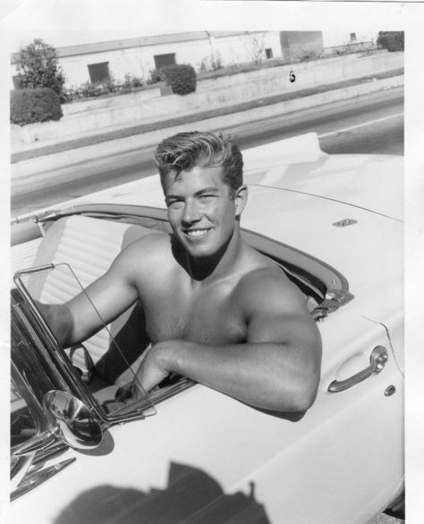 Unknown in Bob Mizers car. by AMG. 1950s Guy Madison, Vintage Men Style, Asian Film, Le Male, Vintage Boys, B Movie, Male Form, Vintage Models, Man Photo