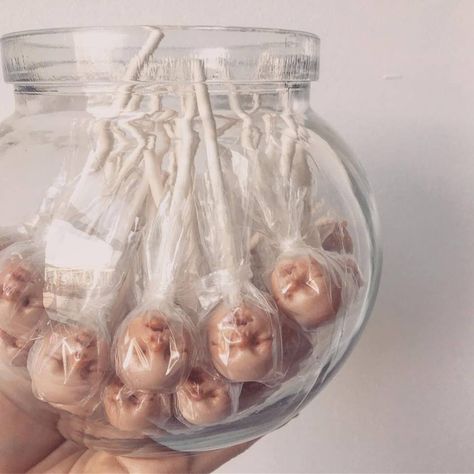 Qixuan Lim Sculpture Surrealism, Tiny Sculptures, Surreal Artwork, Body Organs, Plastic Packaging, Weird Art, Creepy Cute, Grunge Aesthetic, Organic Shapes