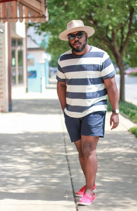 Style Girlfriend | Summer Style: 3 Ways to Wear the Nautical Look for Guys Indie Outfits Men, Chubby Men Fashion, Large Men Fashion, Indie Outfits Grunge, Indie Outfits Summer, Casual Plus Size Outfits, Style Girlfriend, Chubby Men, 90s Fashion Men