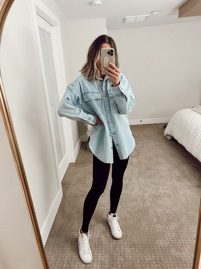 Casual Roadtrip Outfit, Chambray Shacket Outfit, Light Blue Shacket Outfit, Jean Shacket Outfit Women, Denim Oversized Shirt Outfit, Oversized Denim Shirt Outfit Women, Denim Shacket Outfit Women, Light Denim Shirt Outfit, Demin Shirt Outfit