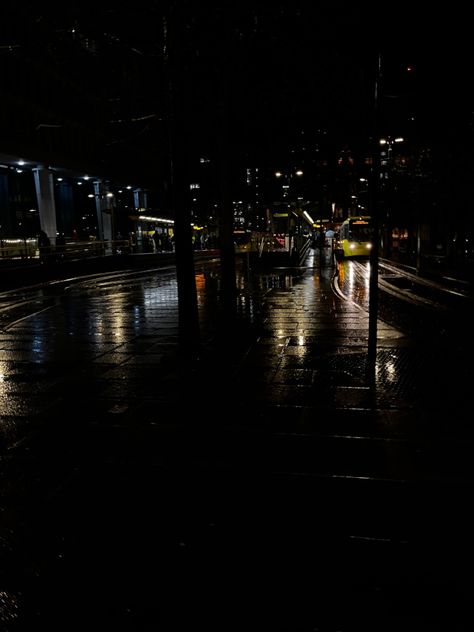 Manchester At Night, Manchester Nightlife, Night Rain, Urban Area, Night Photography, Night Time, Night Life, Manchester, Dates