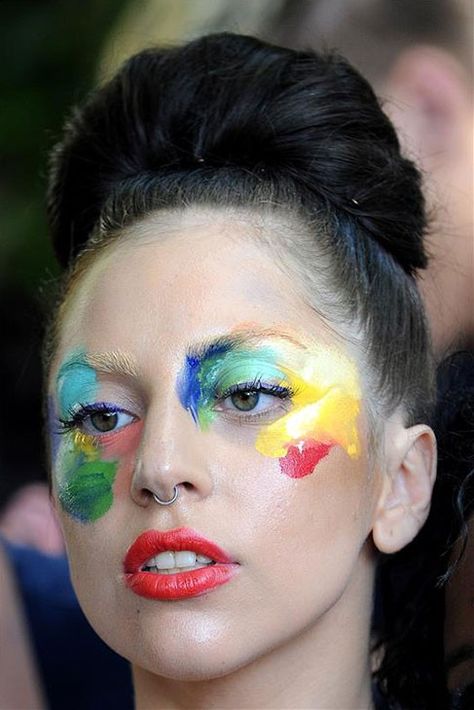 Lady Gaga Artrave, Pallet Makeup, Lady Gaga Makeup, Lady Gaga Artpop, Perfect Illusion, Paint Pallet, The Fame Monster, Lady Gaga Pictures, New Cosmetics