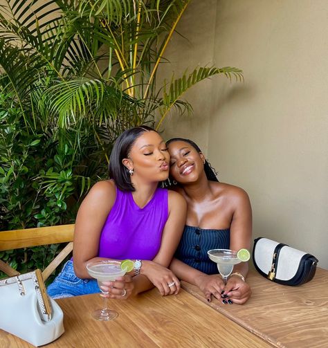 Black Woman Enjoying Life, Healthy Friendship Aesthetic, Healthy Friendships, 2025 Prayer, Lavish Lifestyle, Buyer Persona, Boo Thang, Sister Poses, Beautiful Photoshoot Ideas