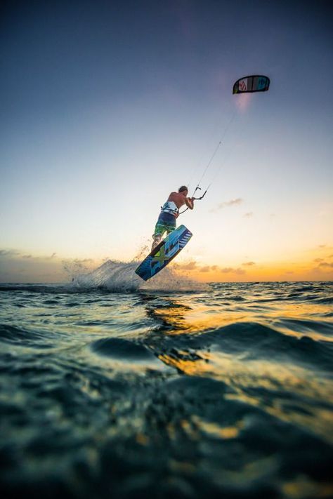 Kiteboarding Kitesurfing, Surfing Aesthetic, Surf Vibes, Surf Gifts, Summer Surf, Water Sport, Adventure Sports, Windsurfing, Water Skiing